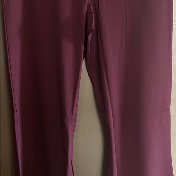 Fabletics Burgundy Activewear with Gradient Tag Xsmall - Picture 3 of 5